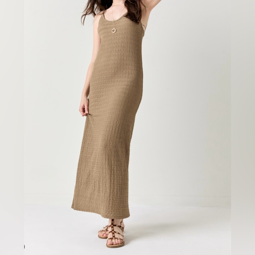NWT Crochet Tie Back Maxi Dress